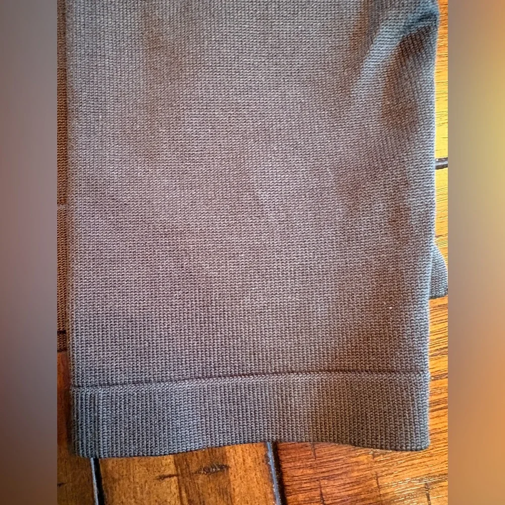 Jones New York Hunter/Slate V-Neck Silk Blend Knit - Size PM